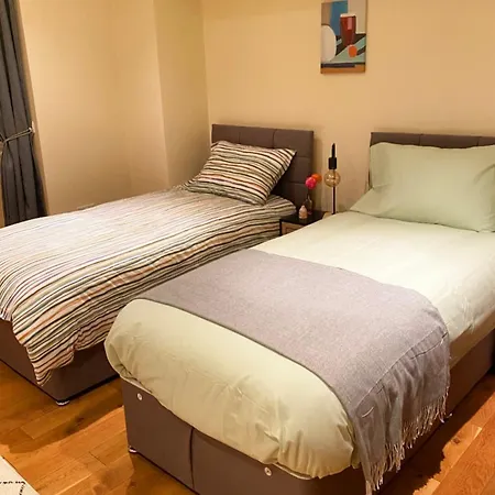 Brand New Prime Location London Hotel
